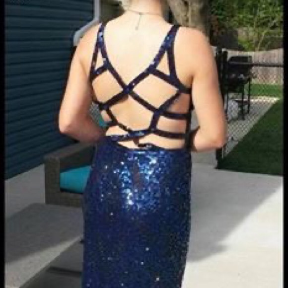 PROM DRESS - Picture 3 of 4